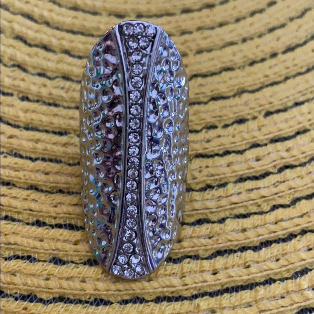 Beautiful Cocktail Ring - Picture 4 of 4